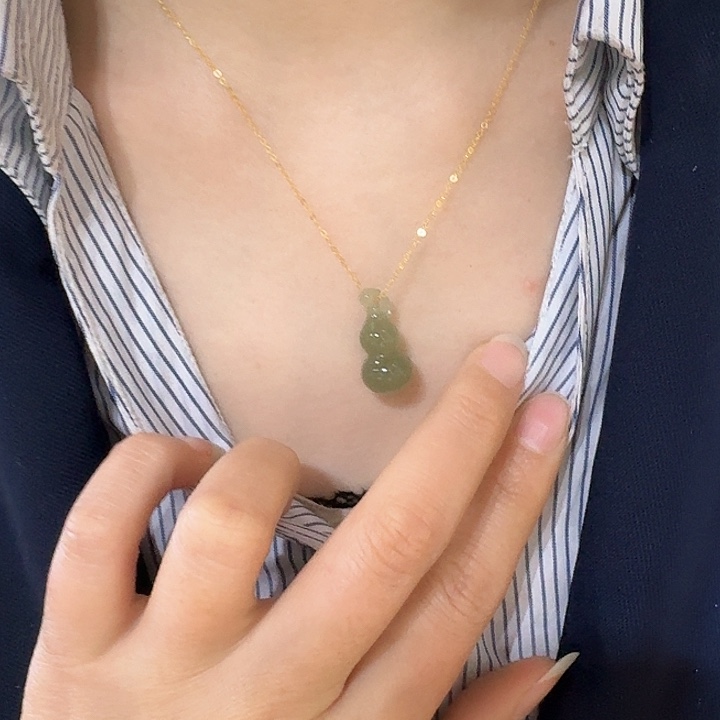 石英质玉颈饰合金