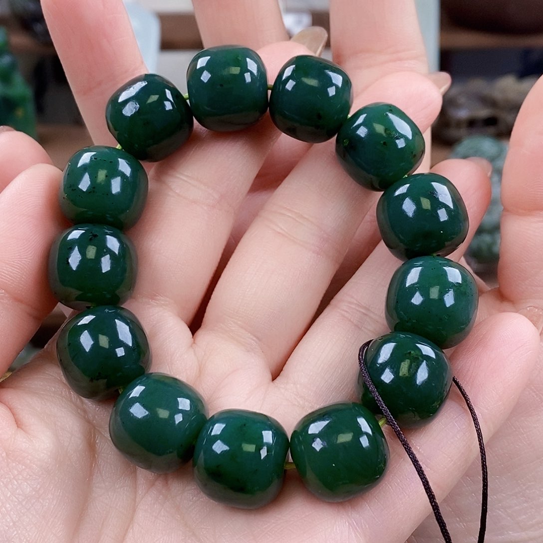 和田玉颈饰未镶嵌水**漪