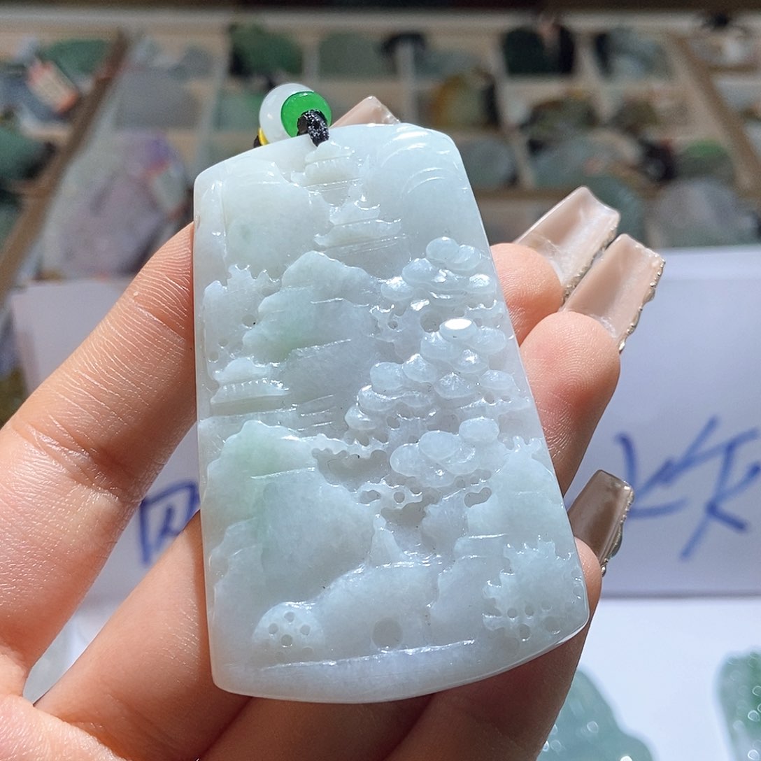 翡翠颈饰未镶嵌天然