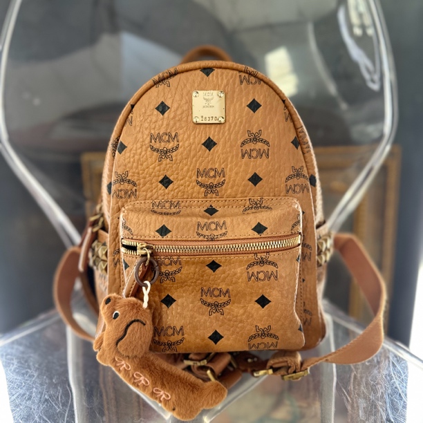 95新 MCM 复燃精选/干邑色双肩包