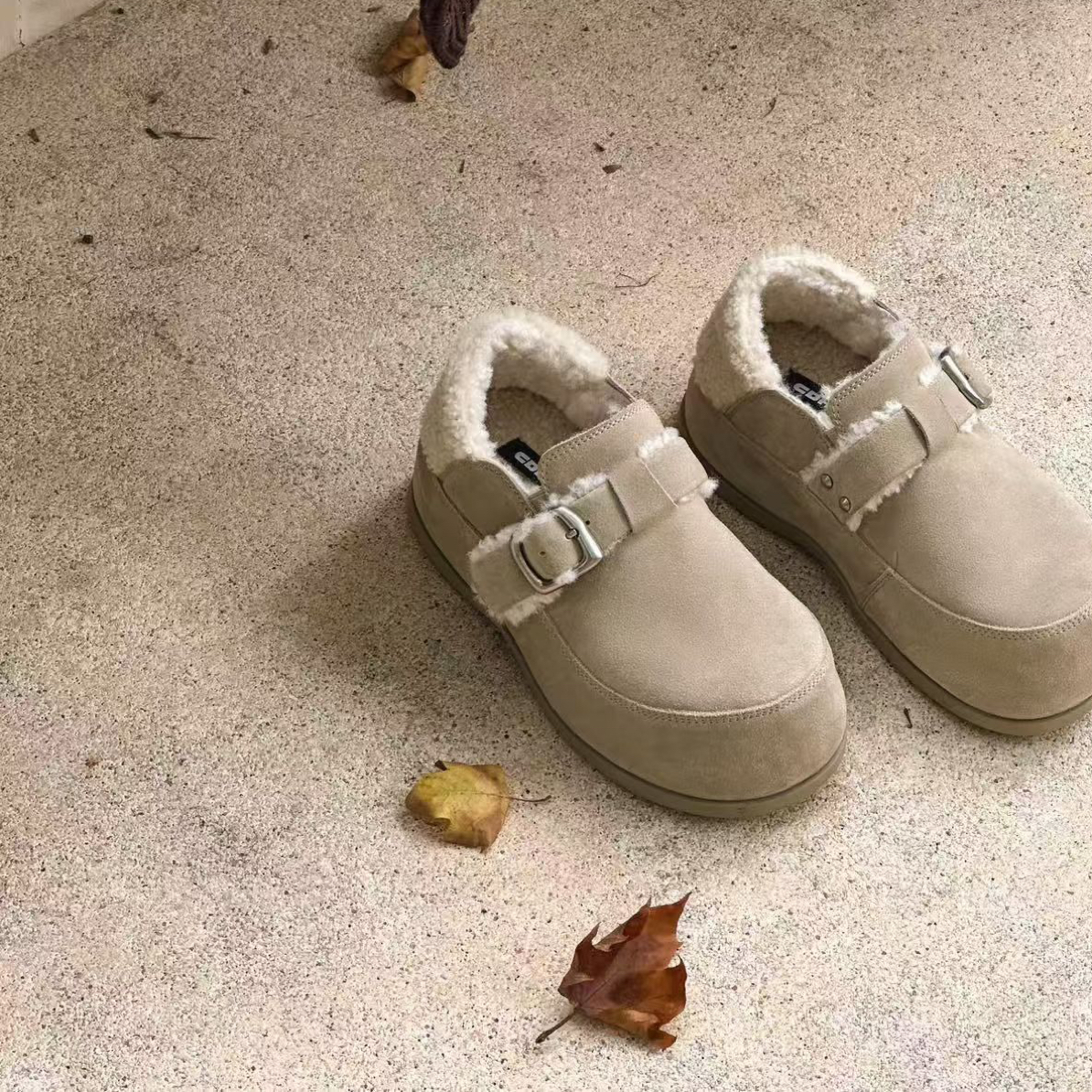 火火【轻职风】6120-6保暖冬季系带厚款纯色单鞋舒适厚底