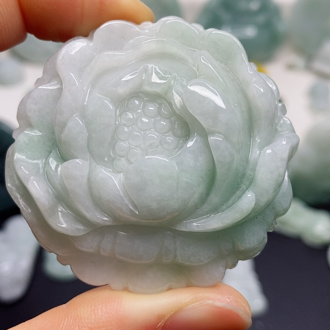 翡翠颈饰未镶嵌吊坠