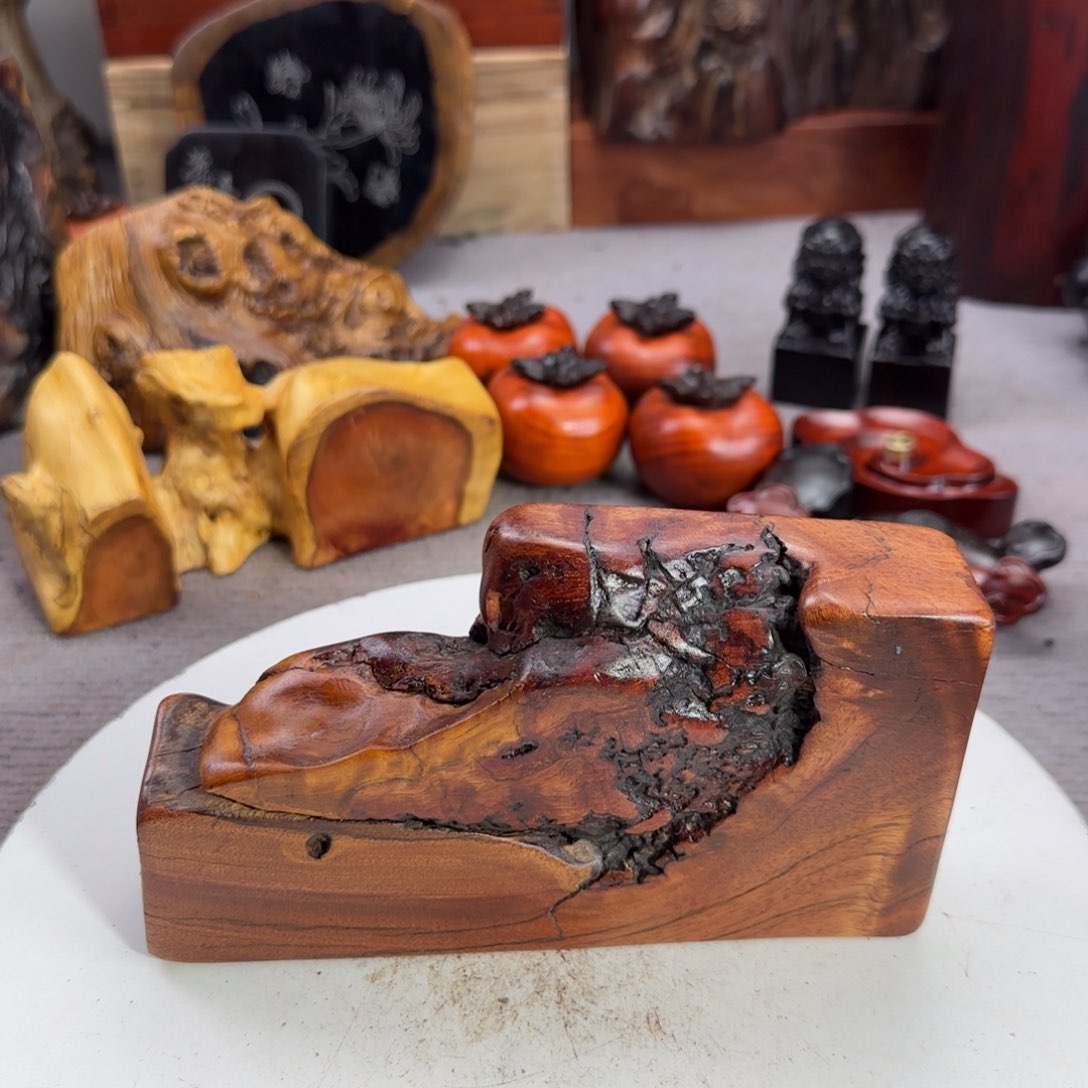 大果紫檀（缅甸花梨）雨*