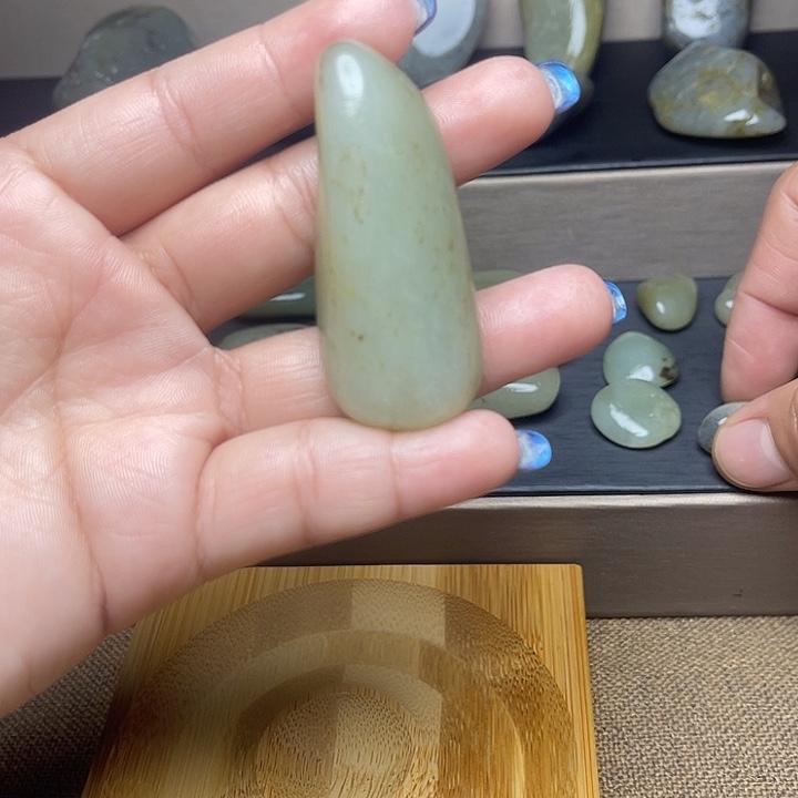 和田玉（糖玉）未镶嵌颈饰