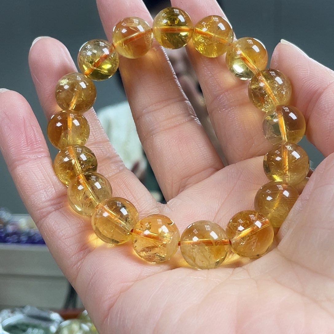 水晶手链未镶嵌上***?黄水晶