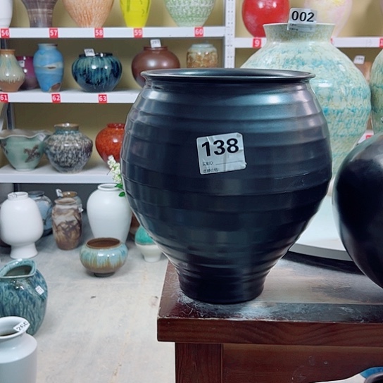 瓶高30口20陶瓷精品摆件。138