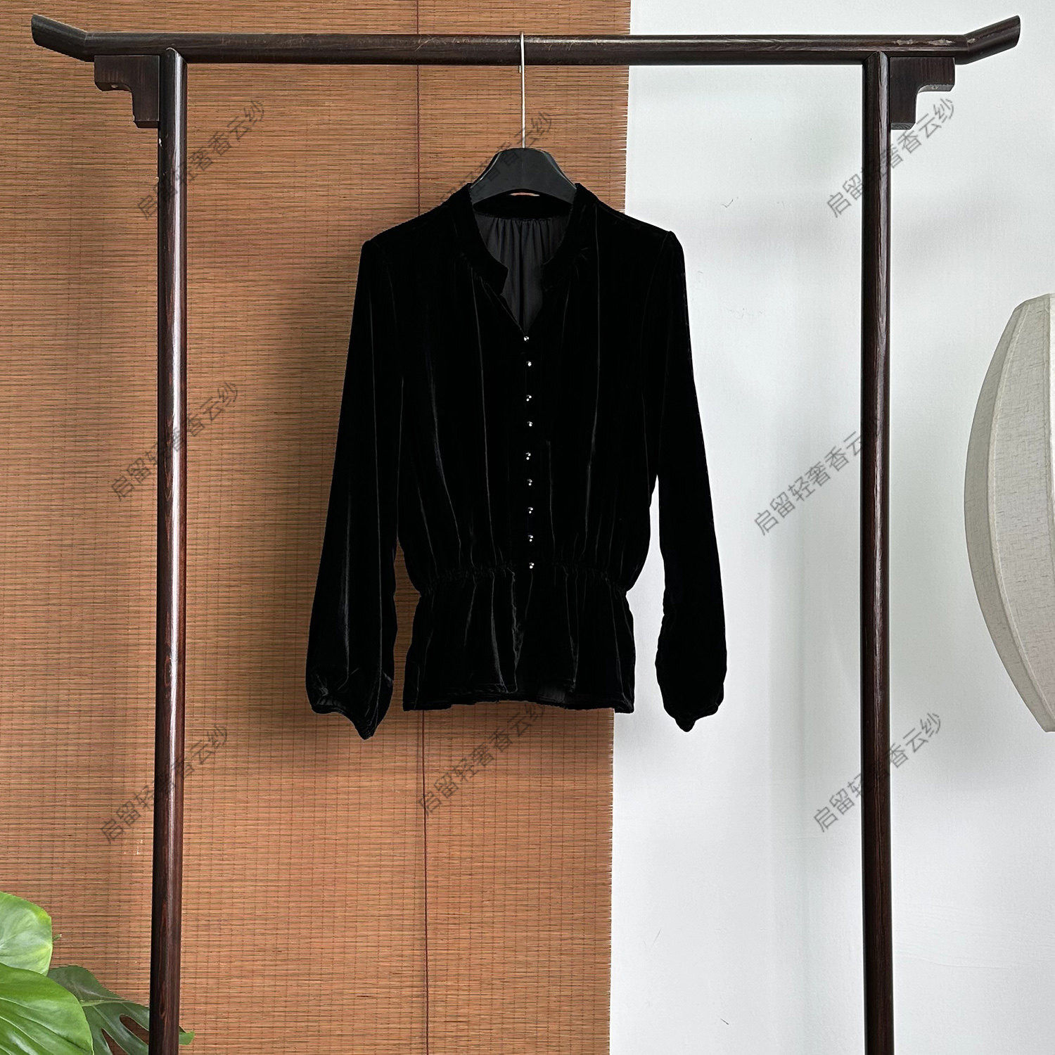 【255069】  小蛮腰  新中式  丝绒上衣