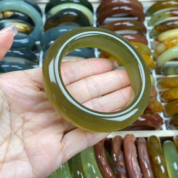 蛇纹石玉手镯未镶嵌55