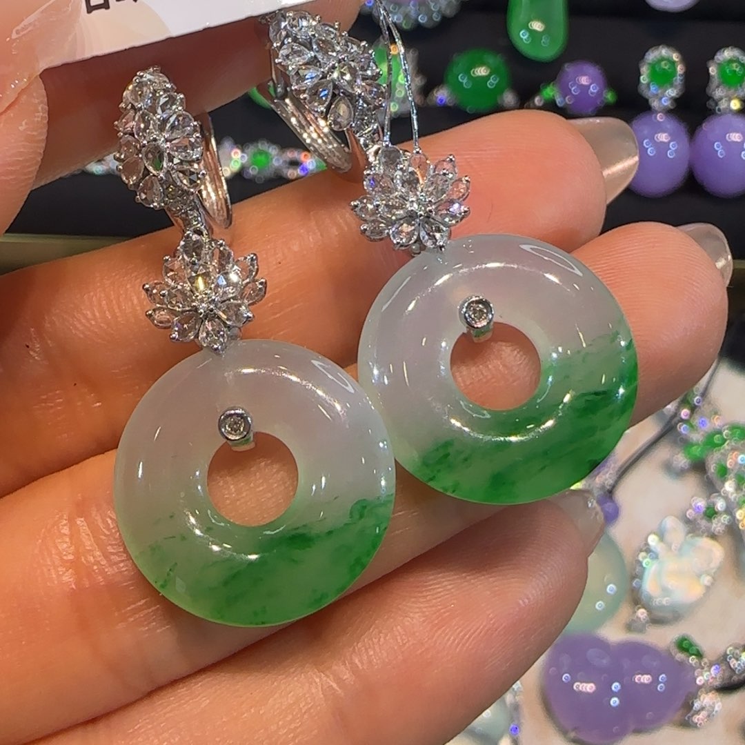 翡翠18K金镶嵌耳饰平安扣