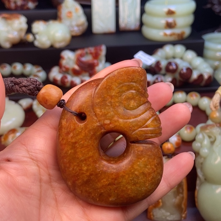 岫岩河磨玉（透闪石质玉）未镶嵌把件