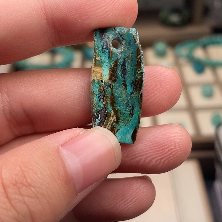 绿松石未镶嵌吊坠