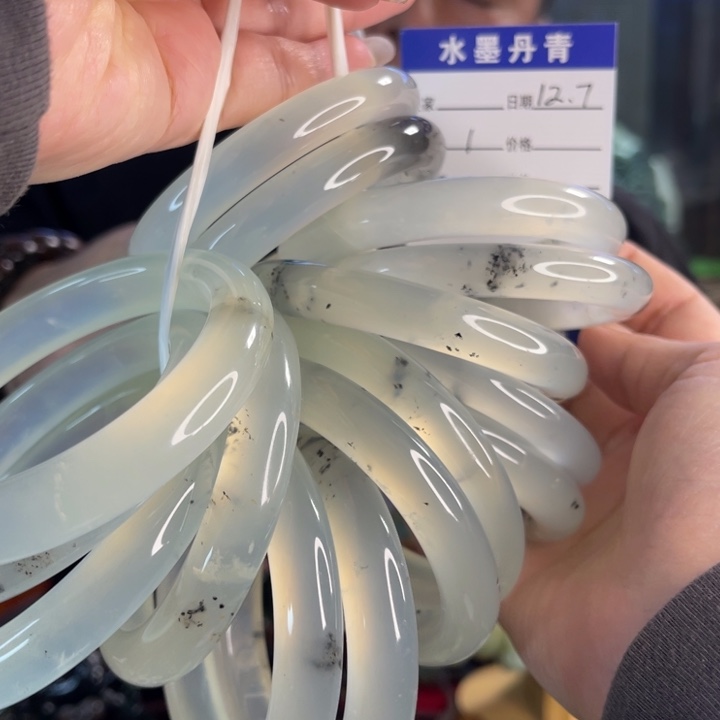 蛇纹石玉未镶嵌手镯多样化随机发一个自备注口径