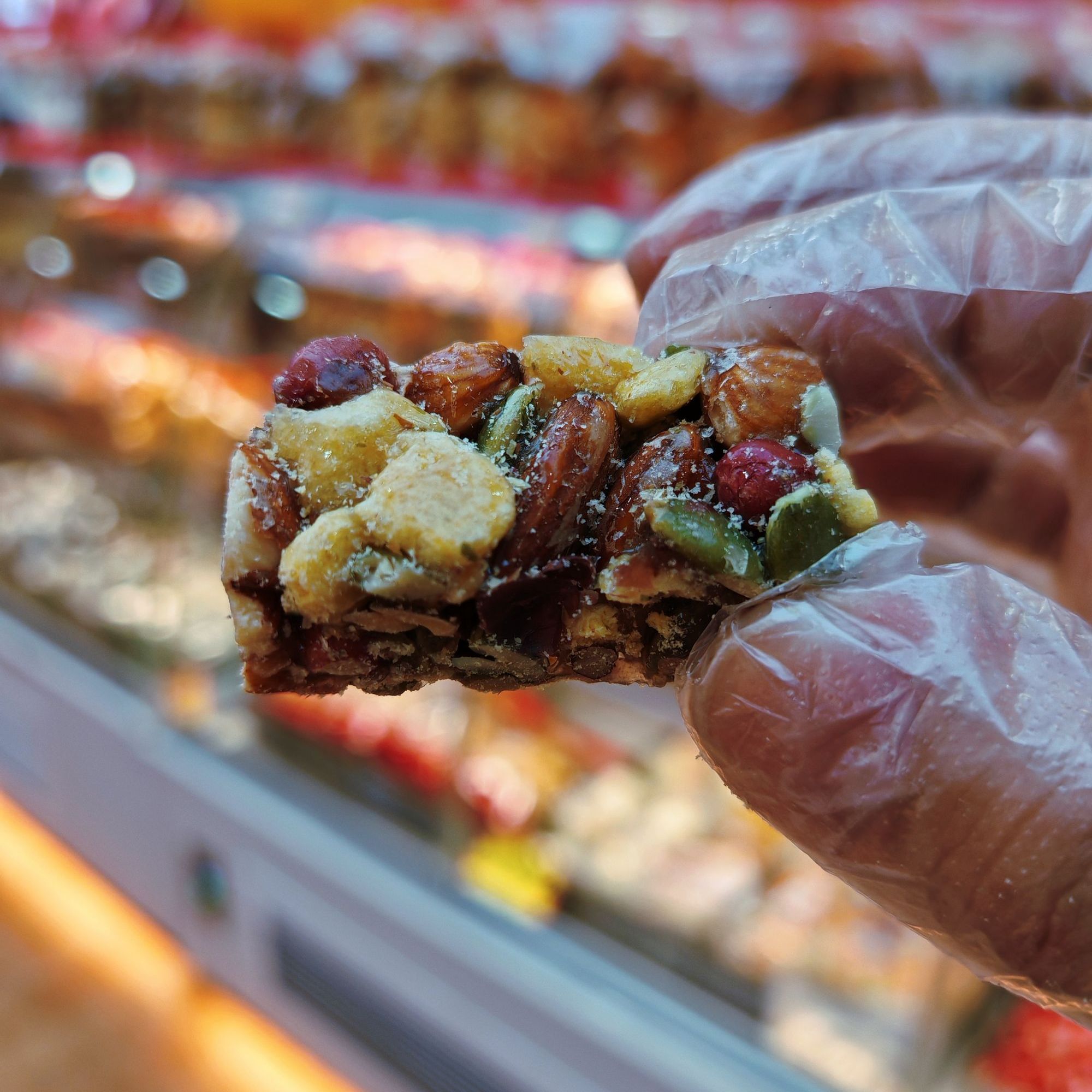 手工坚果酥传统糕点杏仁玉米片南瓜子花生米香酥可口