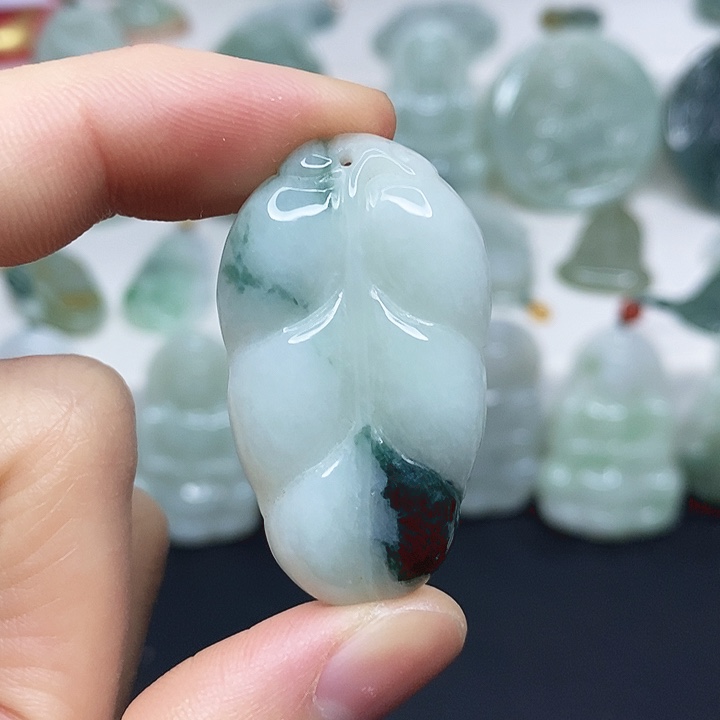 翡翠未镶嵌颈饰吊坠