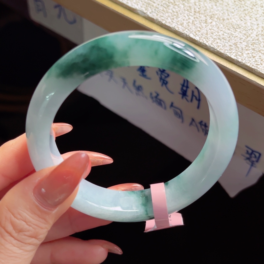 翡翠未镶嵌手镯手镯