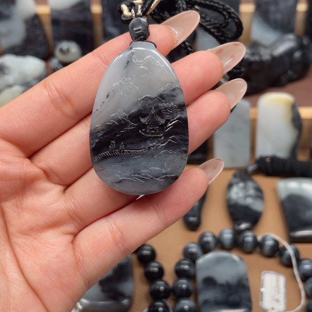 和田玉颈饰未镶嵌