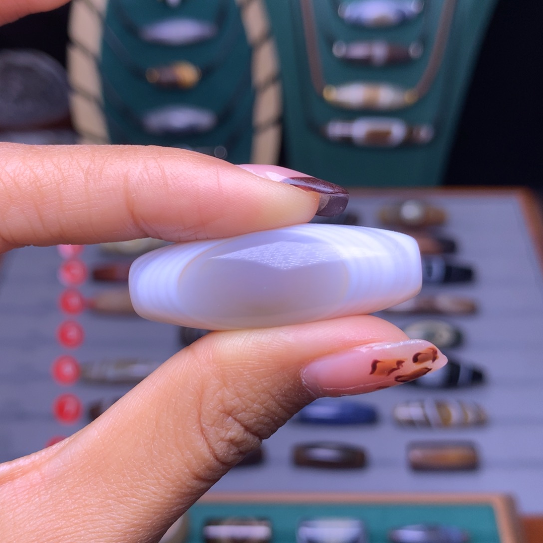 未镶嵌颈饰玛瑙/玉髓?****࿇