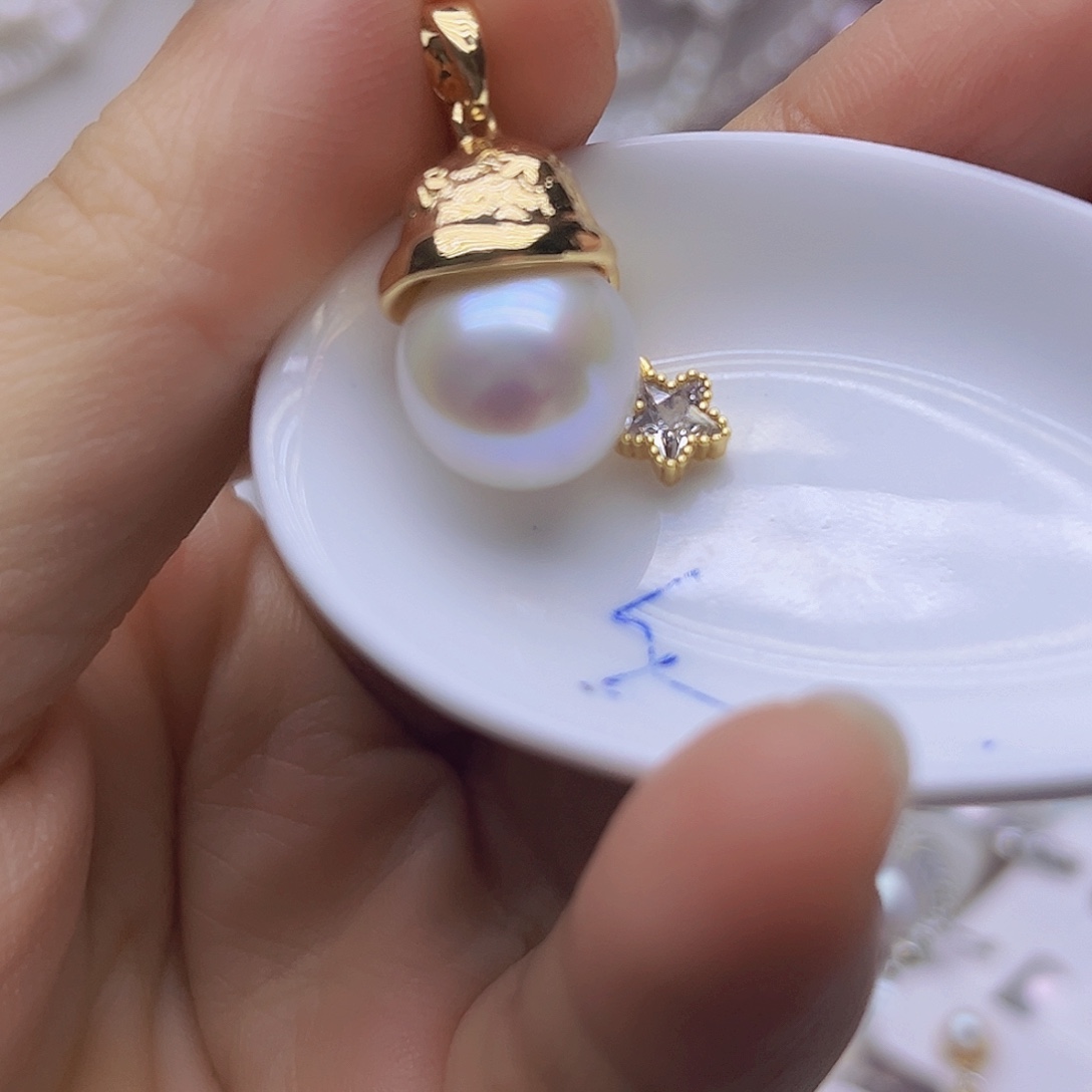 淡水珍珠吊坠或者耳钉未镶嵌