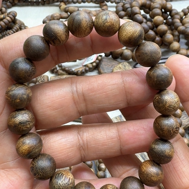 沉香沉香碎屑一*源1.0高货9.4克