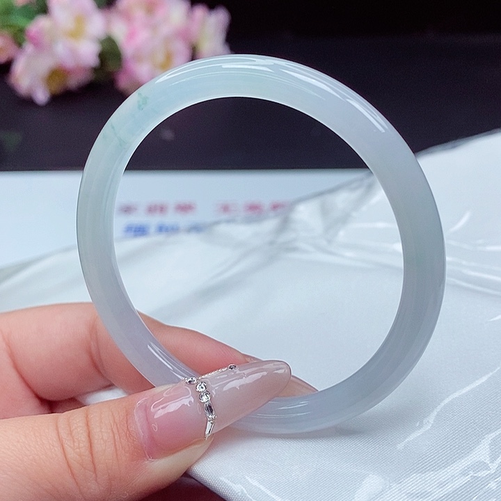 翡翠手镯未镶嵌53.7圈