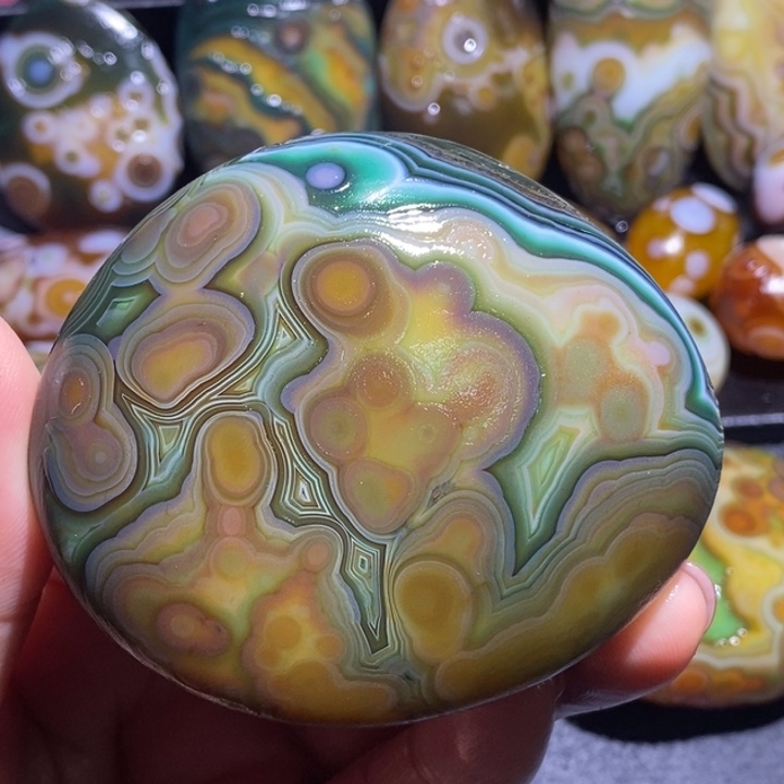 玛瑙/玉髓未镶嵌珠宝奇石86