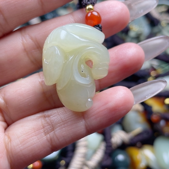 和田玉颈饰未镶嵌