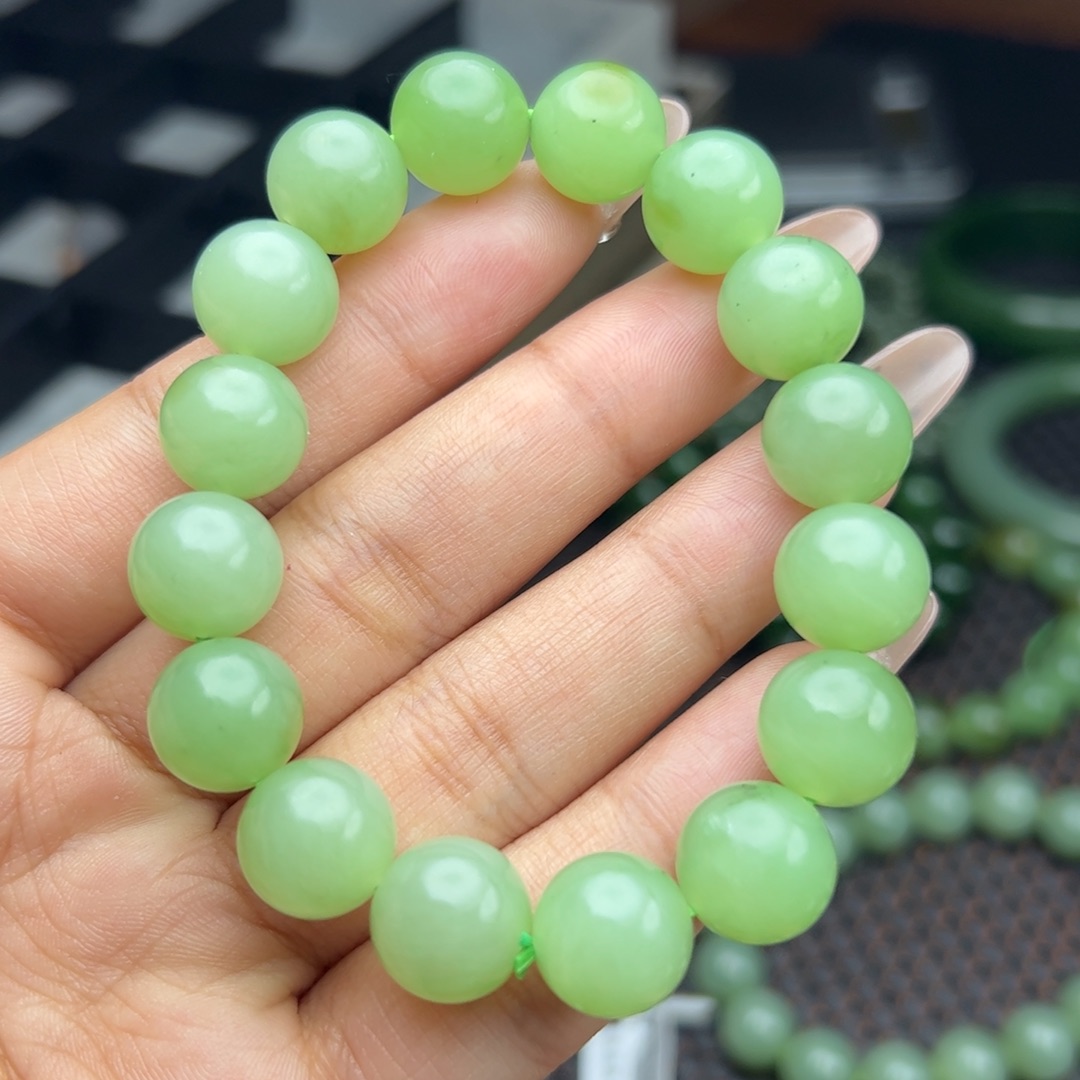 和田玉吊坠未镶嵌