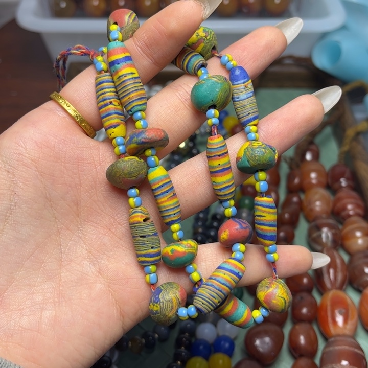 琉璃颈饰4974 一条