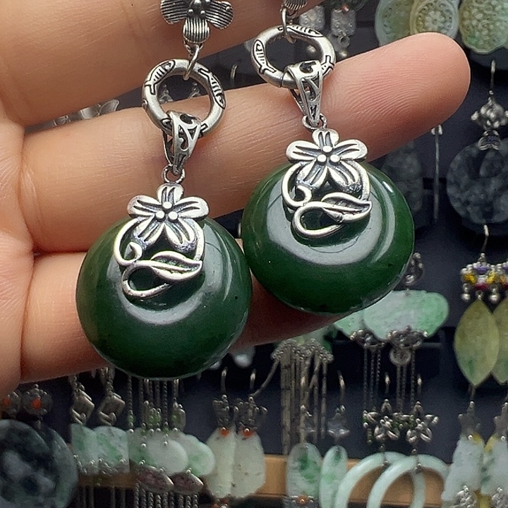 濮***店和田玉银S925镶嵌耳饰