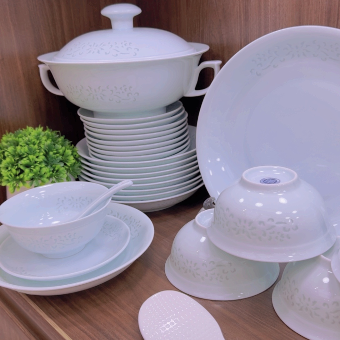 陶不描金缠枝莲套装