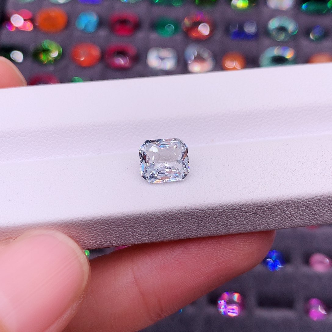 彩色蓝宝石裸石未镶嵌