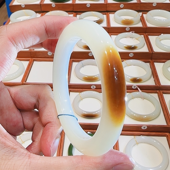 和田玉未镶嵌手镯且末传承级老红糖59 60 61