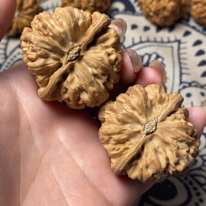 【闪购商品】文玩核桃吊坠“****”粗筋。花