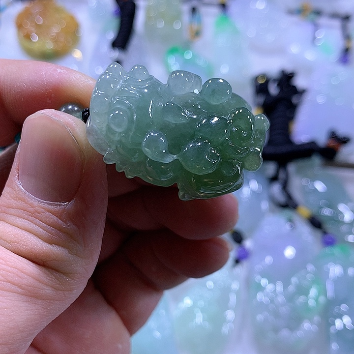 翡翠颈饰未镶嵌天然翡翠A货吊坠