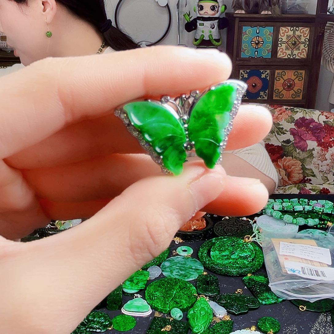 颈饰银S925镶嵌翡翠多样性