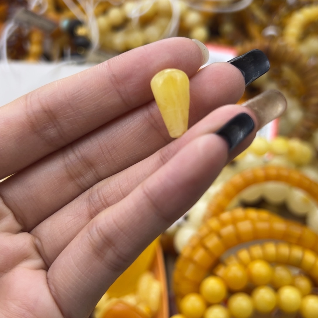 琥珀珠宝奇石未镶嵌