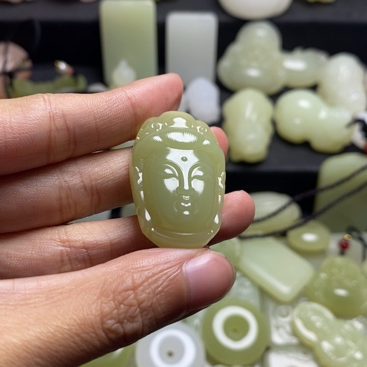 晴水色单面佛头吊坠