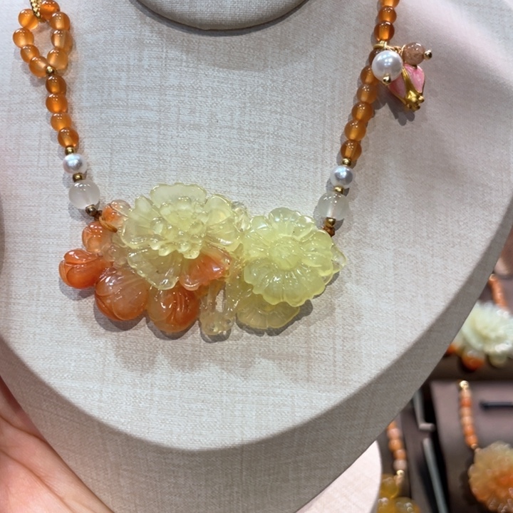 蛇纹石玉未镶嵌吊坠(赠链)