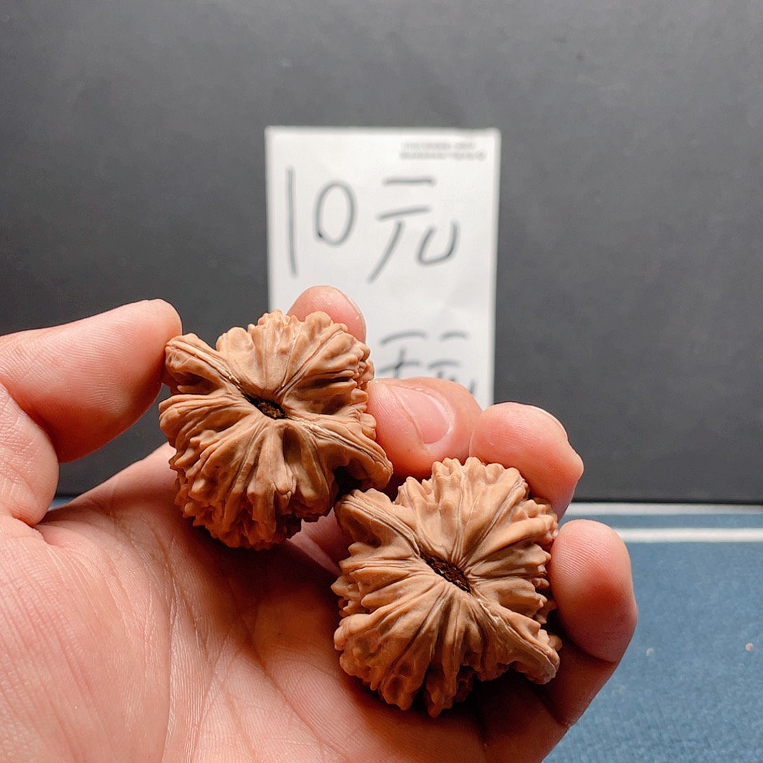 文玩核桃吊坠四座楼