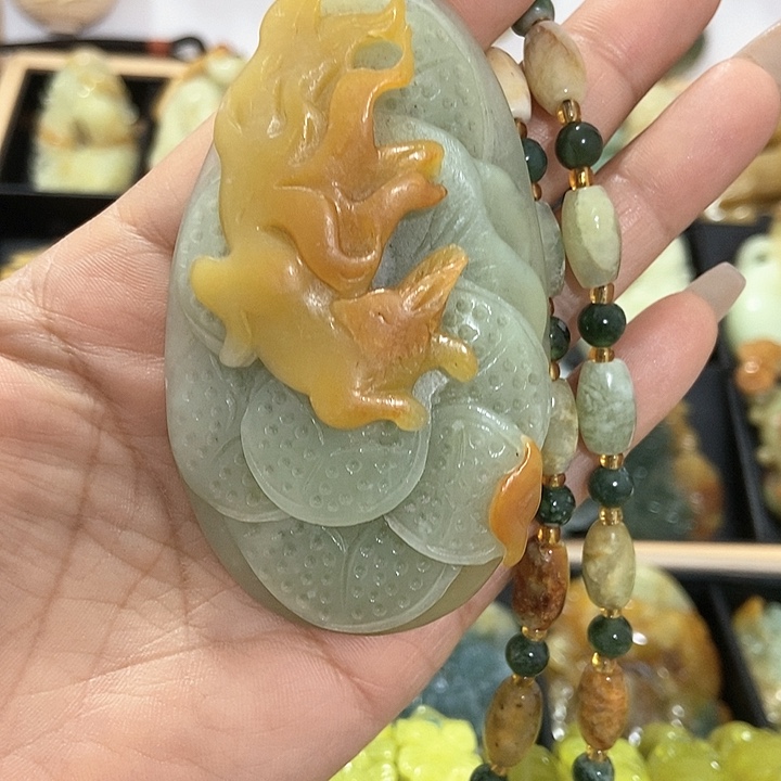 蛇纹石玉挂件未镶嵌