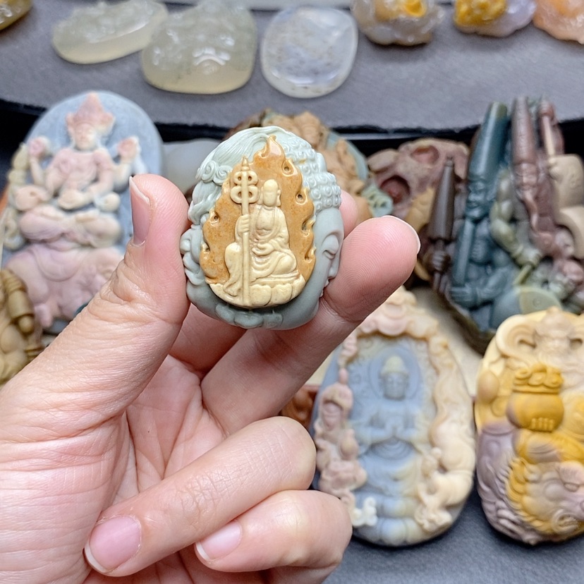 【闪购商品】定制石英质玉吊坠未镶嵌