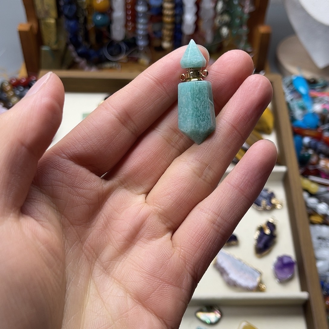玛瑙/玉髓未镶嵌珠宝半成品天河石双尖香水瓶一个