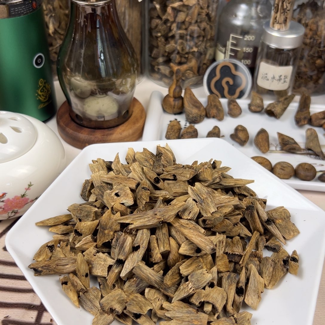 沉香碎屑沉香海南棋楠小叶陆河熏香老块料50克