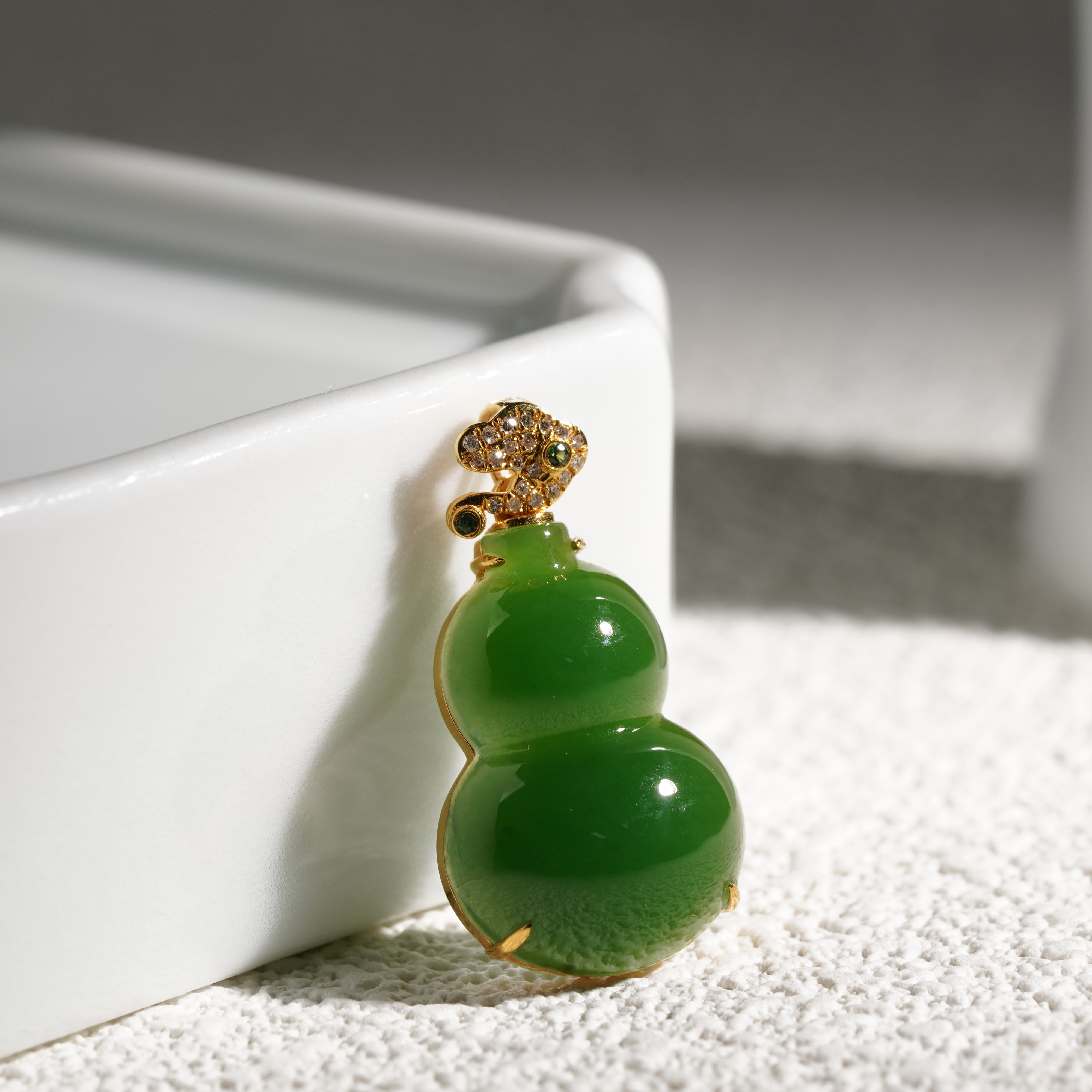 【鹿鸣】绿盈 | 18k金和田玉冰绿葫芦吊坠 20*14*6mm 不含链 LM09