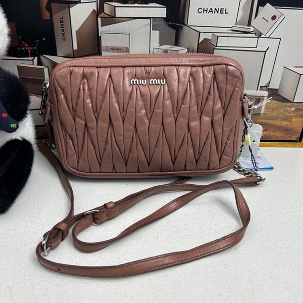 95新 MIU MIU/缪缪 Miumiu缪缪粉色链条包  货号3837