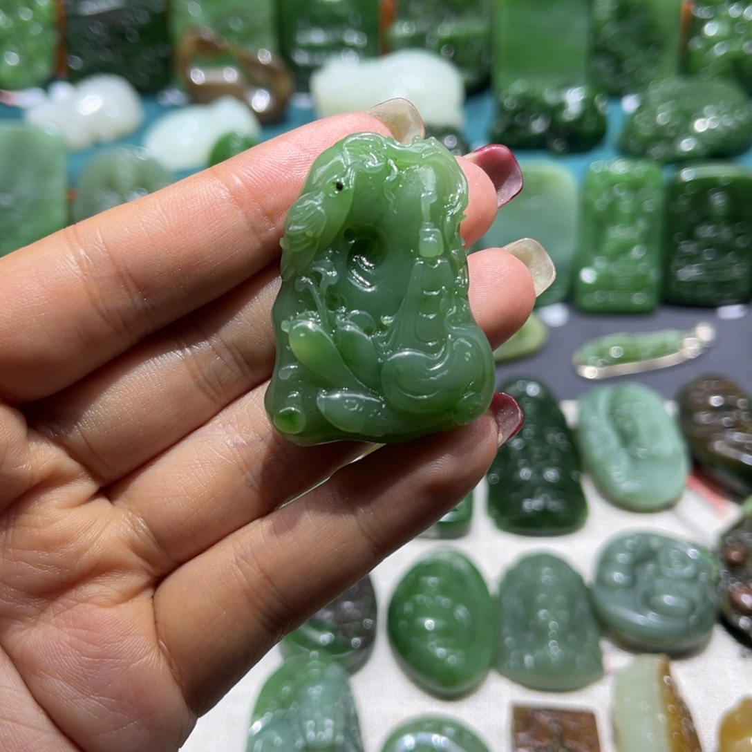 和田玉颈饰未镶嵌