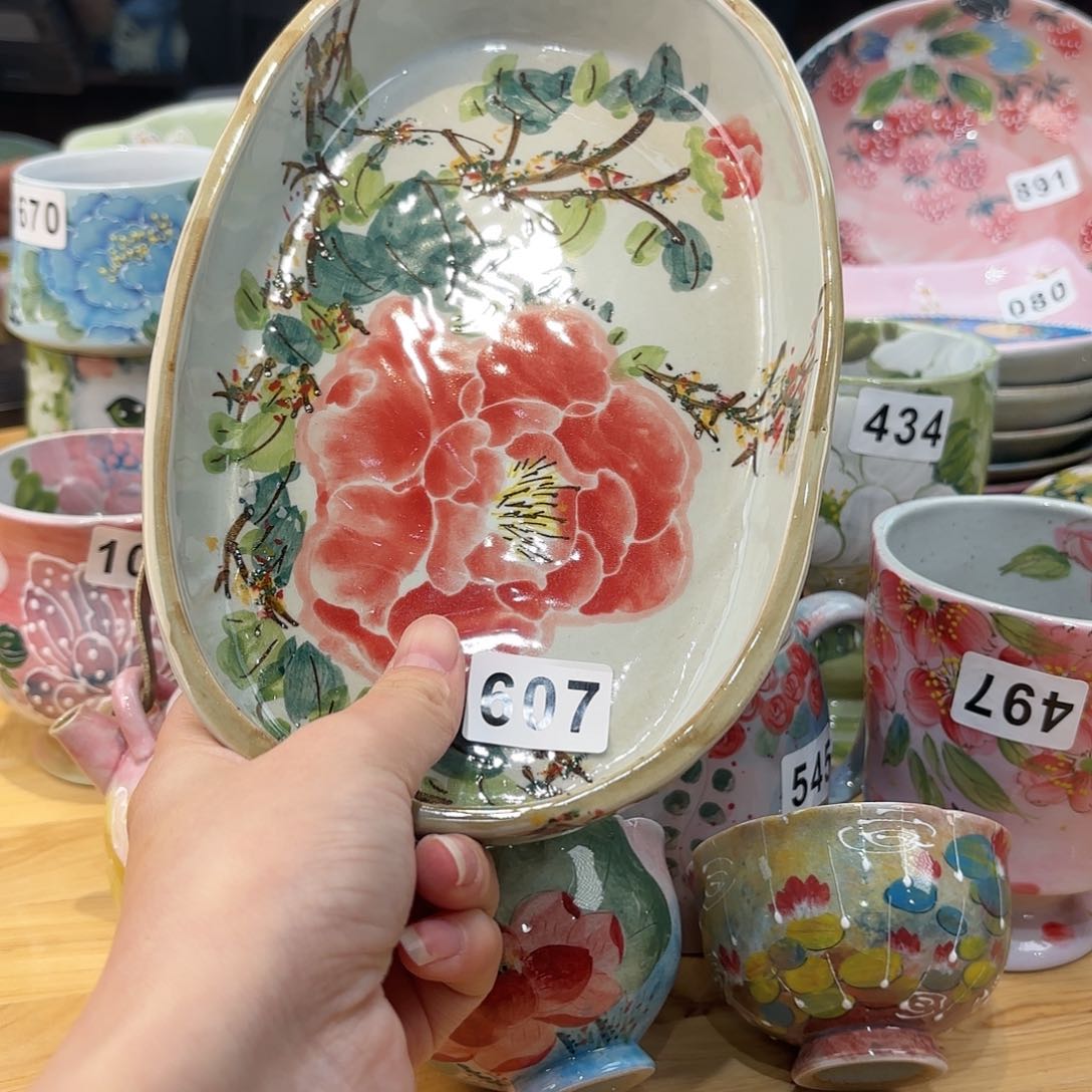 瓷片兔兔盖茨。兔兔好