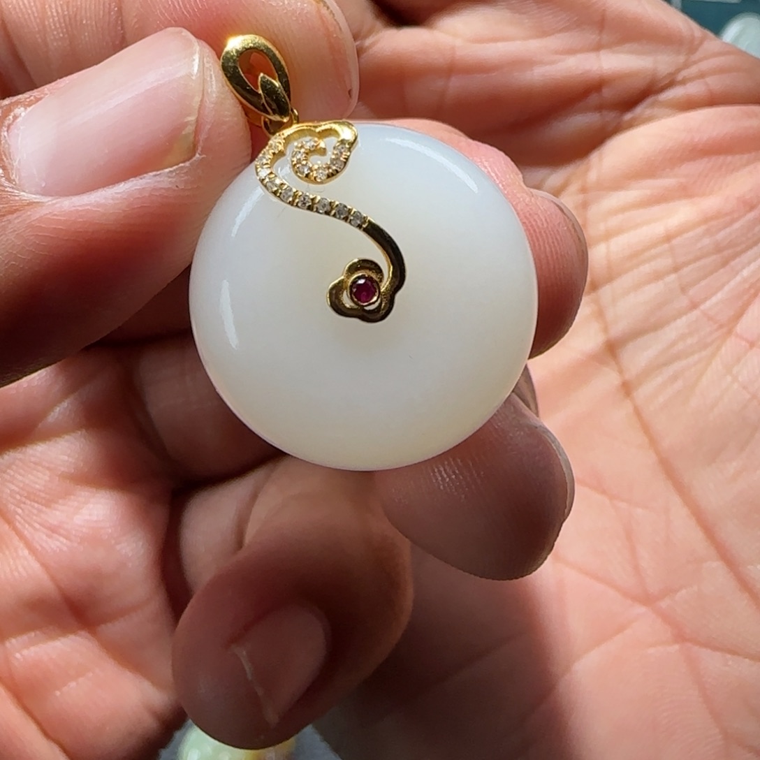 枫***i和田玉未镶嵌挂件