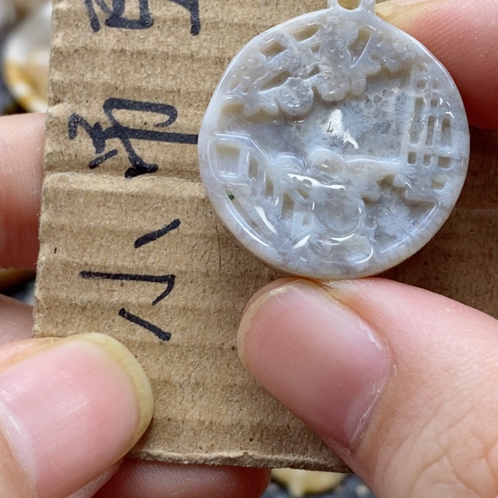 硅化珊瑚（珊瑚玉）颈饰未镶嵌