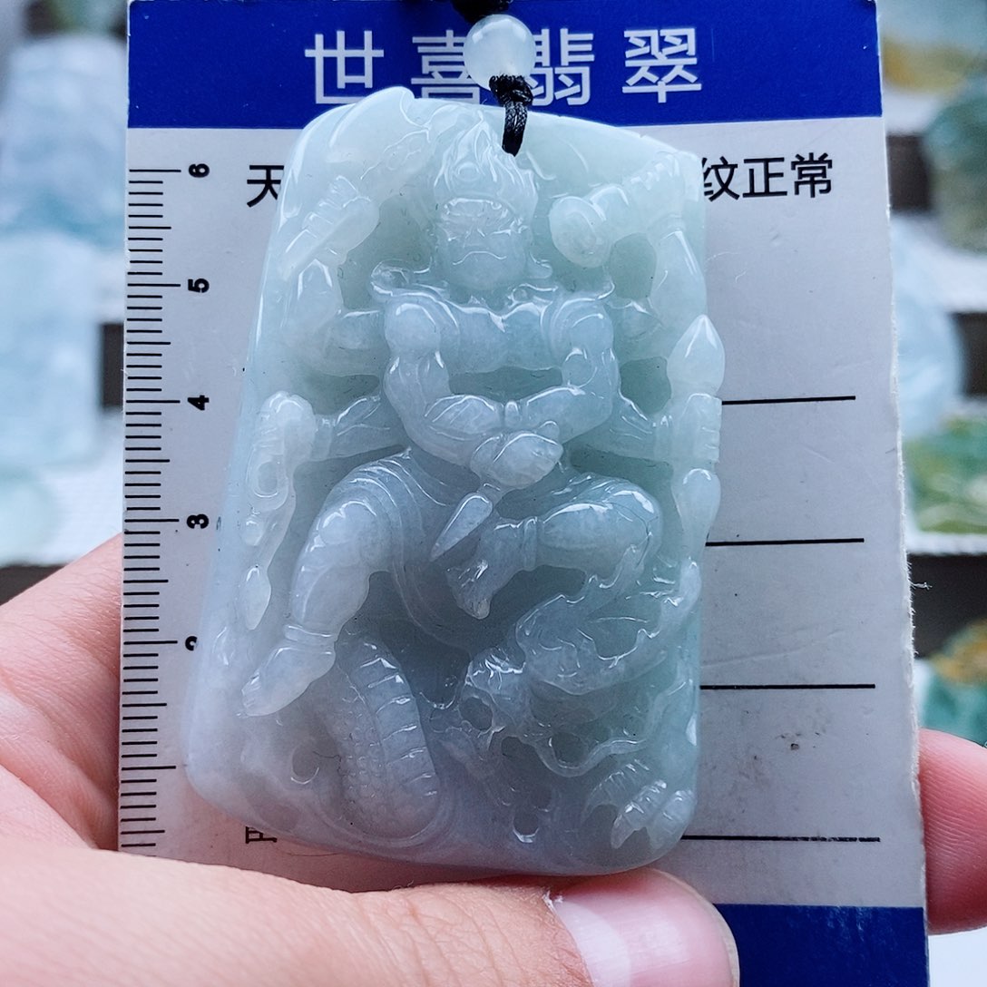 翡翠颈饰未镶嵌狗**狗翡翠